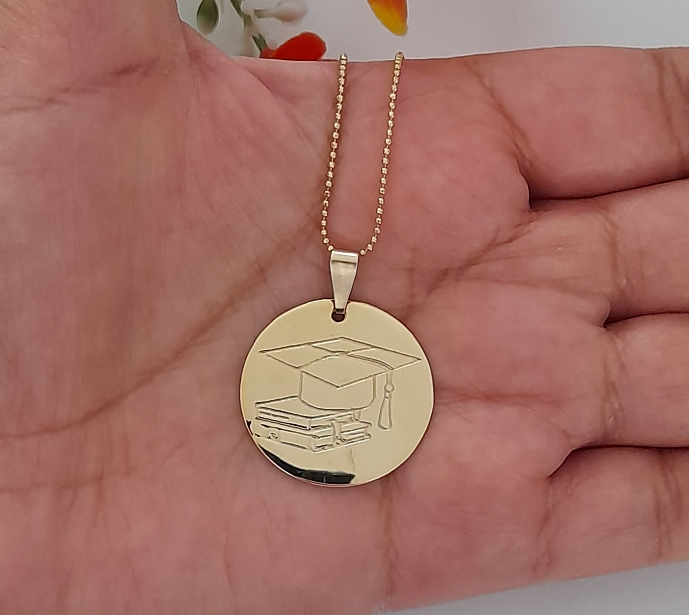 Collar Graduación Birrete Y Libros Medalla Chapa De Oro 18 Kilates