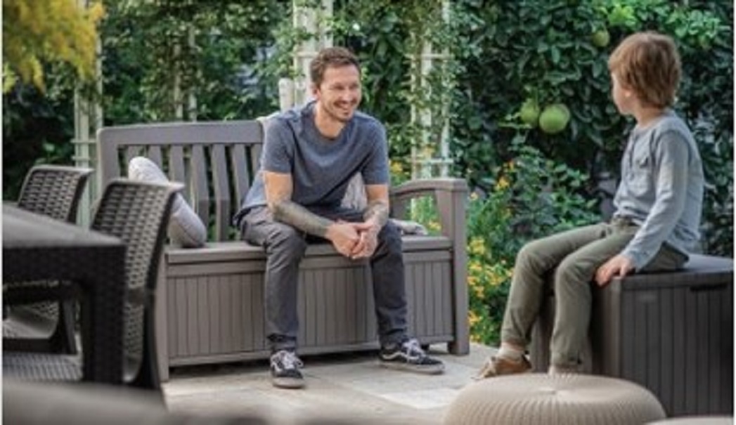 Banca y Almacen para Patio , Jardin , Alberca, con Cajon de Almacenaje, en Resina Resistente al Exterior, Resiste Rayos UV. Marca Keter