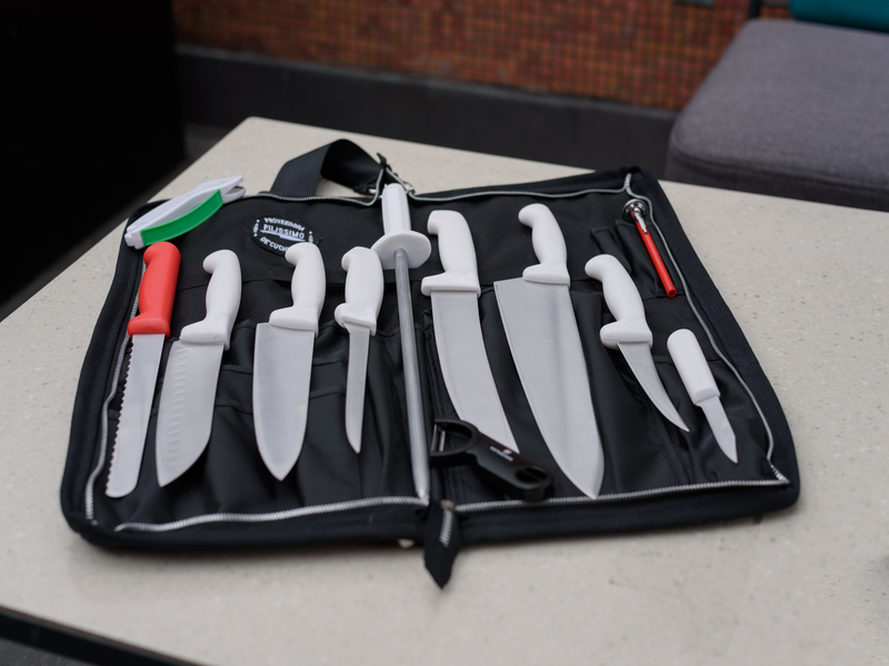 Estuche de Cuchillos para Chefs y Estudiantes "Económico" 12 Piezas   (Set de Cuchillos Filissimo)