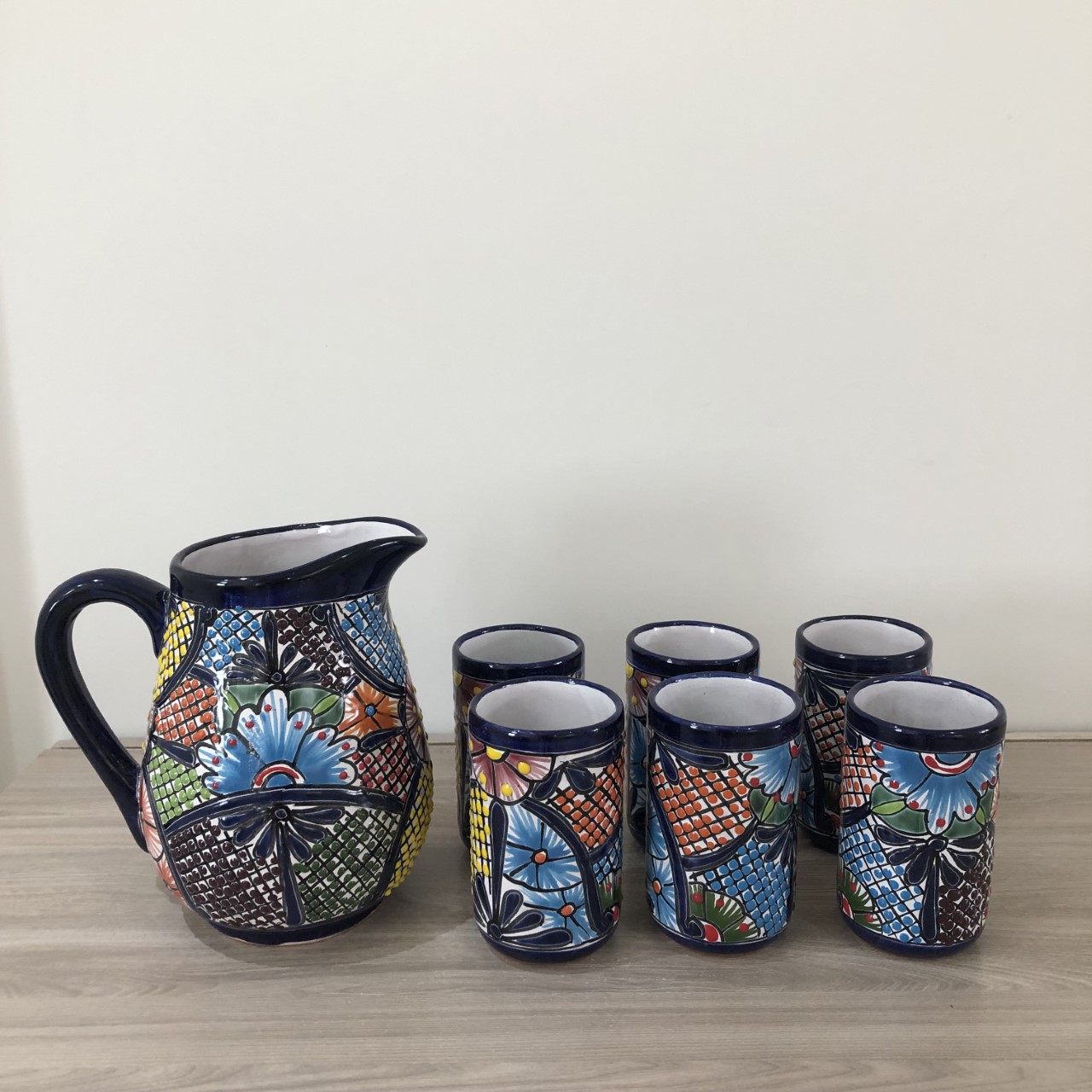 Jarra de Talavera Pintada A Mano con 6 vasos