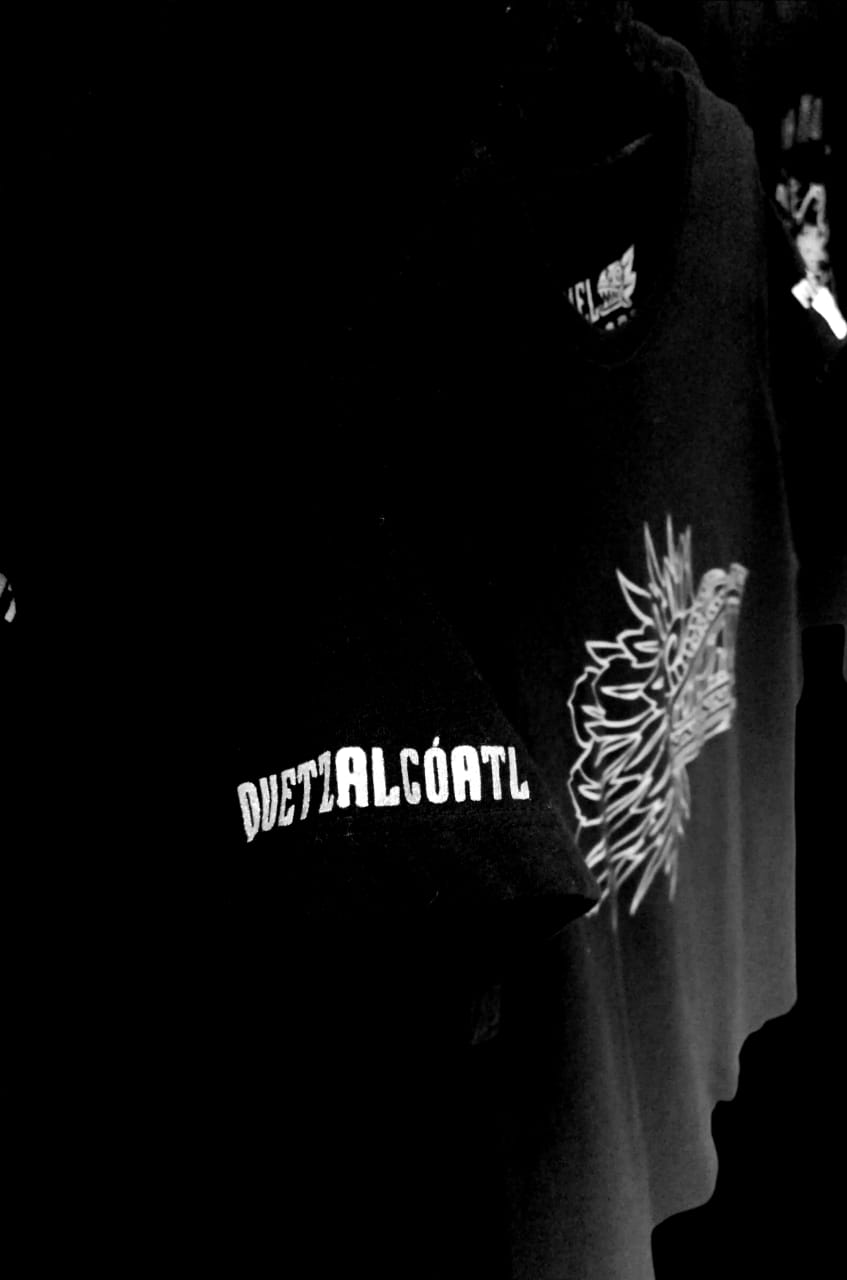 Playera Negra México Quetzalcóatl Dorado