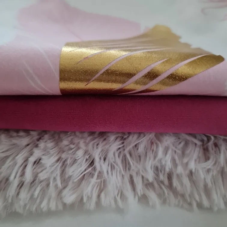 Juego 3 Fundas para Cojín Decorativo Velvet Rosa Chicle y Peluche Felpa Rosa, Decoración Plumas