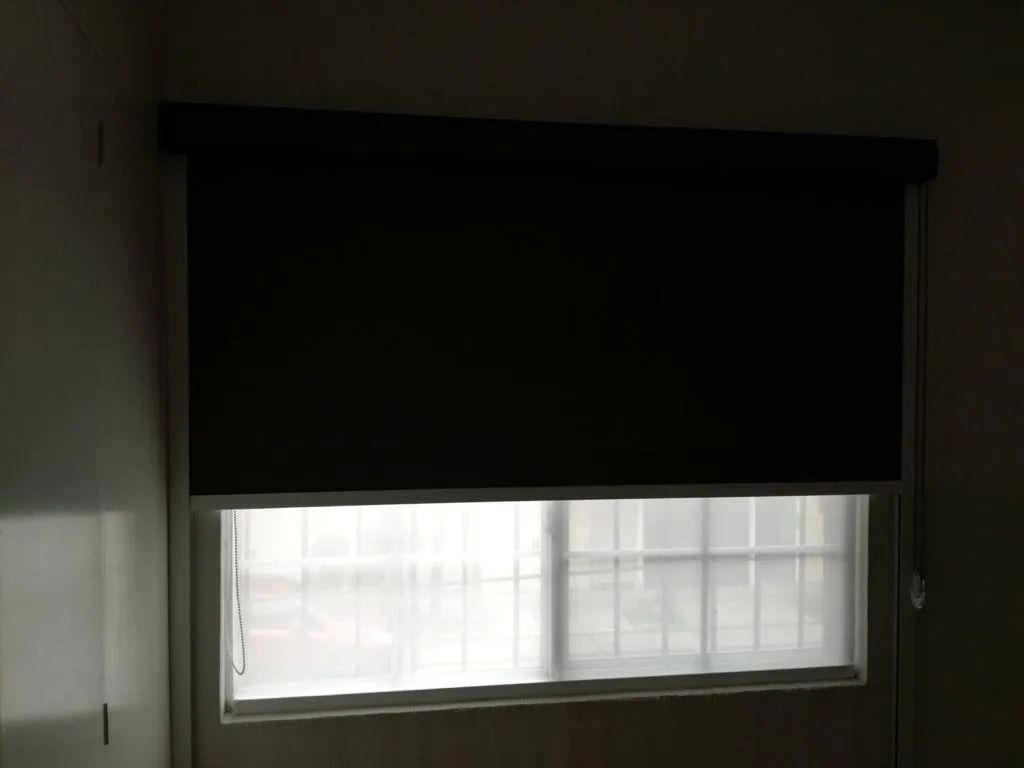 Persianas enrollables modelo blackout