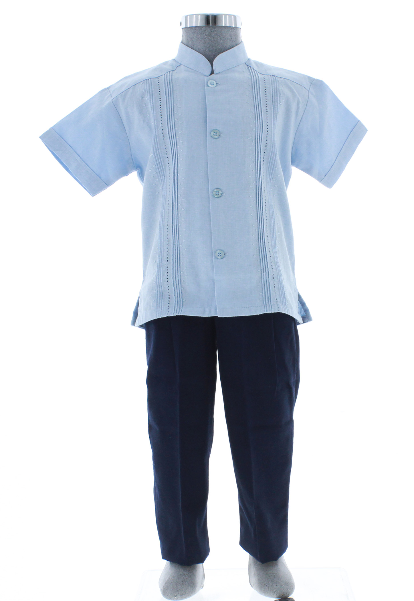 Conjunto de Guayabera Bordada de Lino color Azul Cielo 1 a 4 años.