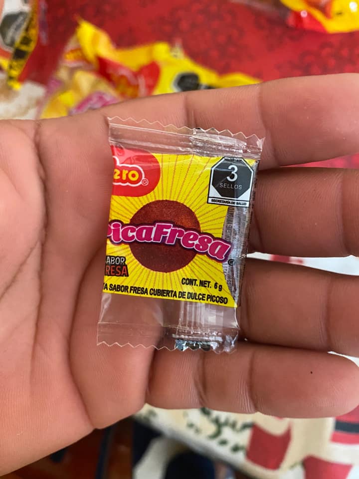 Caja 24 Bolsas de 100 Picafresa Gomita Pica Fresa Vero