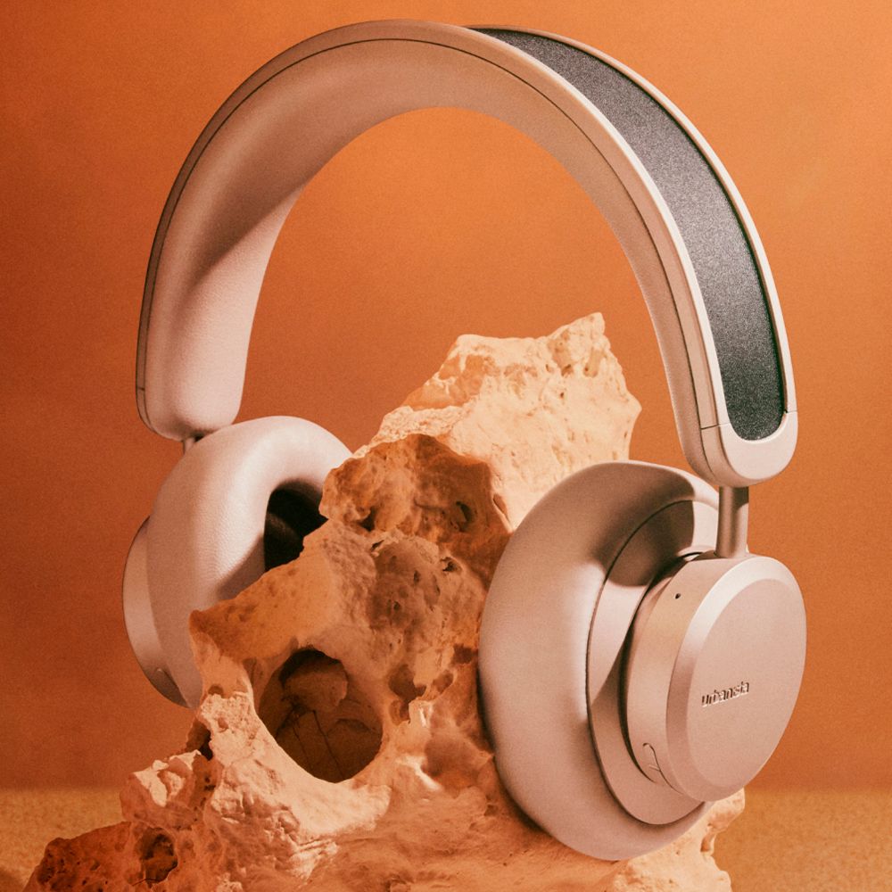 Audífonos Over Ear Inalámbricos ANC Con Panel Solar Los Ángeles Urbanista Color Rosa Gold 