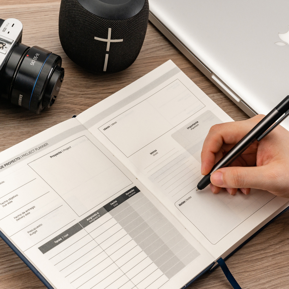 Agenda Diaria PRO 2023 de Enero a Diciembre