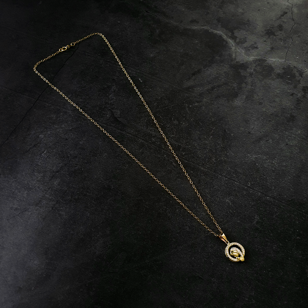 Collar Virgen María Oro 10k Piedra Zirconia Suiza