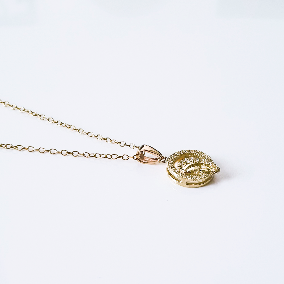 Collar Virgen María Oro 10k Piedra Zirconia Suiza