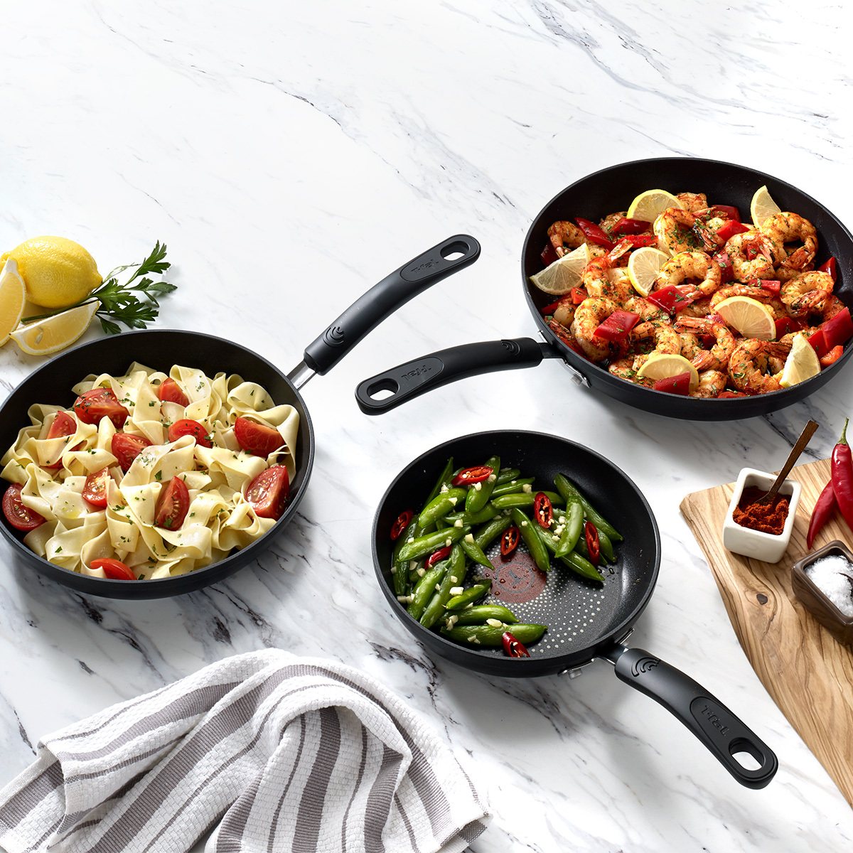 TFAL JUEGO DE 3 SARTENES 20 24 30 CM TITANIUM NON STICK 