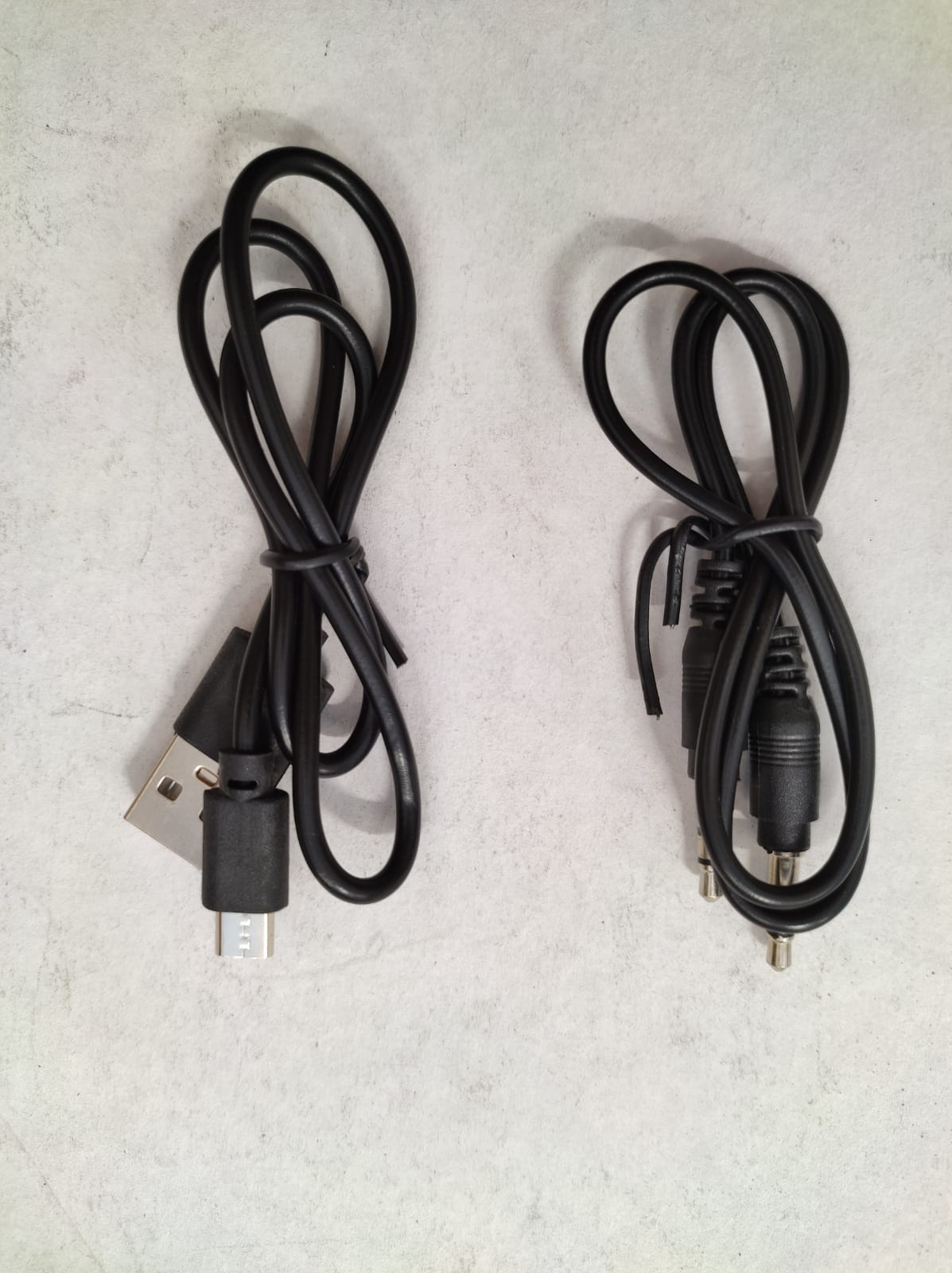 Bafle Portatil Kaiser KSW-7004 Radio FM y Conexión Bluetooth 