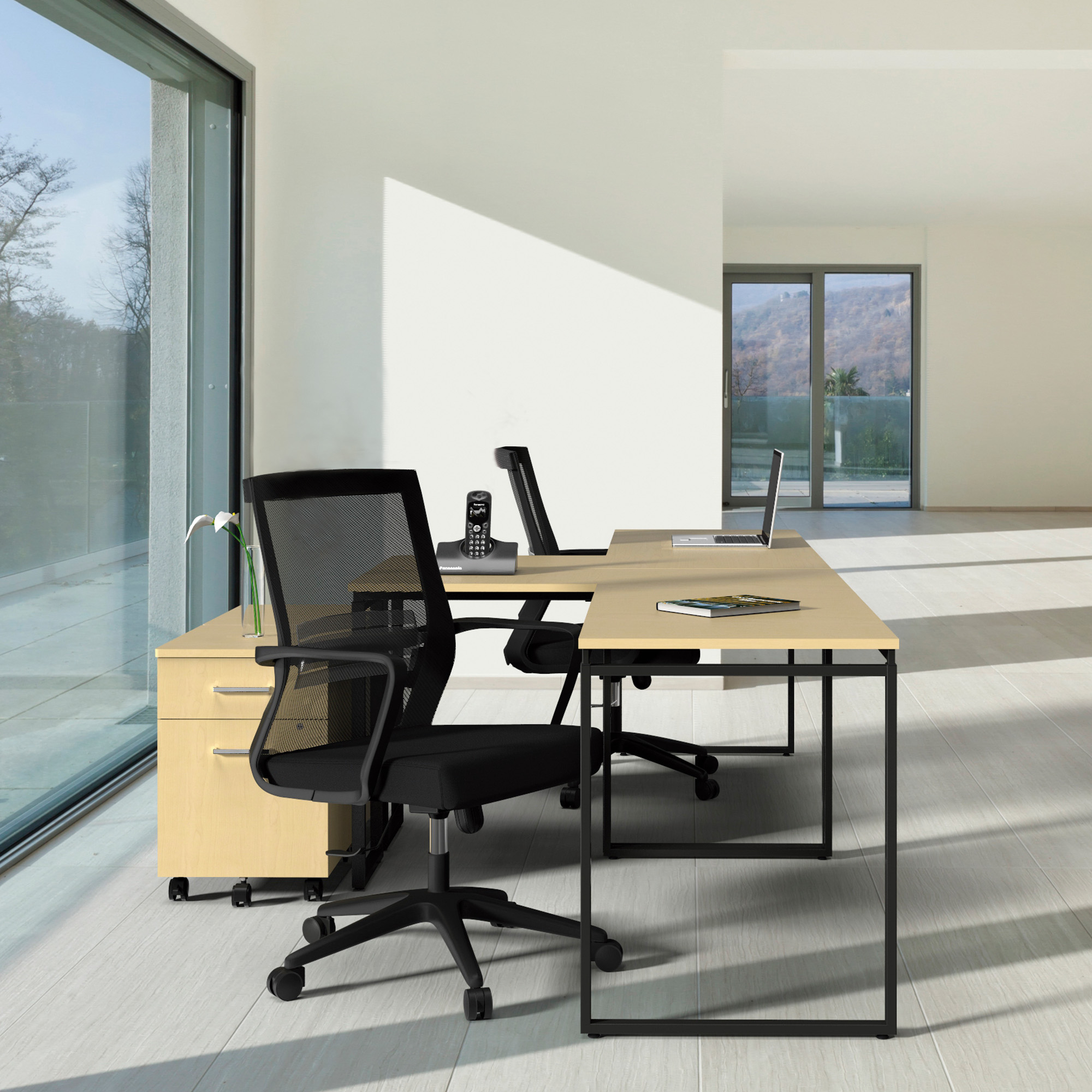 Línea Italia Silla de Escritorio Rosetto Z433N / Altura Ajustable con Descansabrazos, Estructura Giratoria de HDPP. Respaldo en Malla y Asiento Tapizado Color Negro | Ideal para Oficinas, Home Office y Espacios de Trabajo.