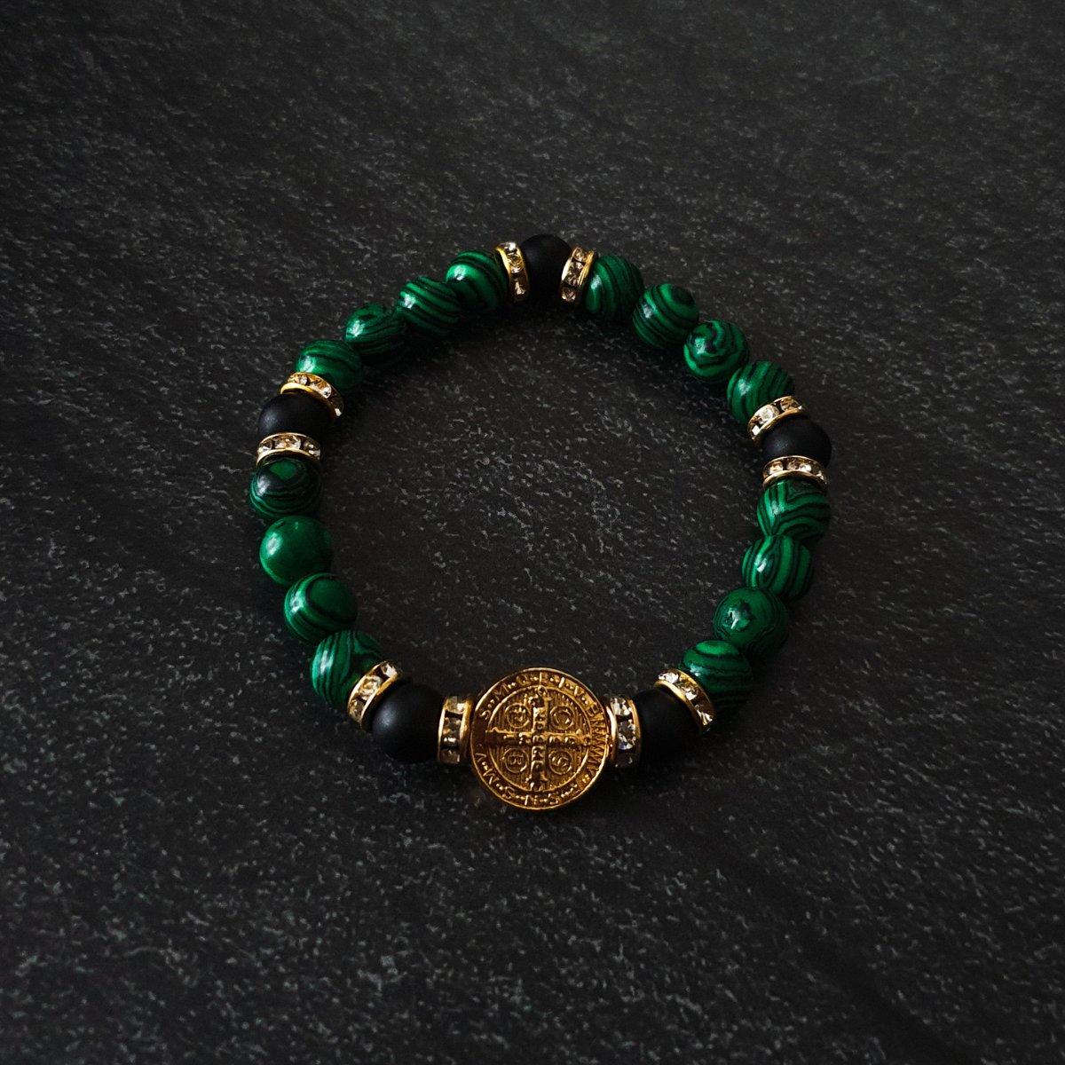 Pulsera de hombre de San Benito piedra malaquita y ónix