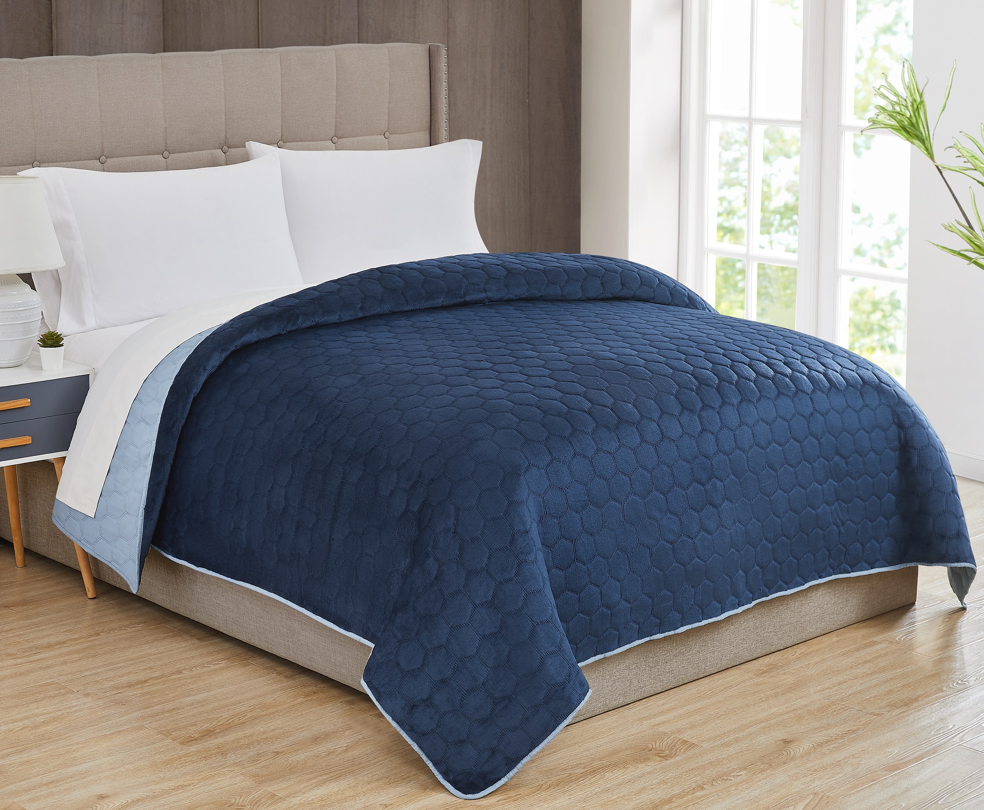 Colcha Aterciopelada Suave Queen Color Azul Marino - Royal London