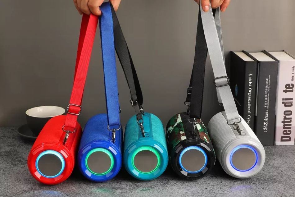 Bocina Bluetooth Portátil Moreka  Potente Azul