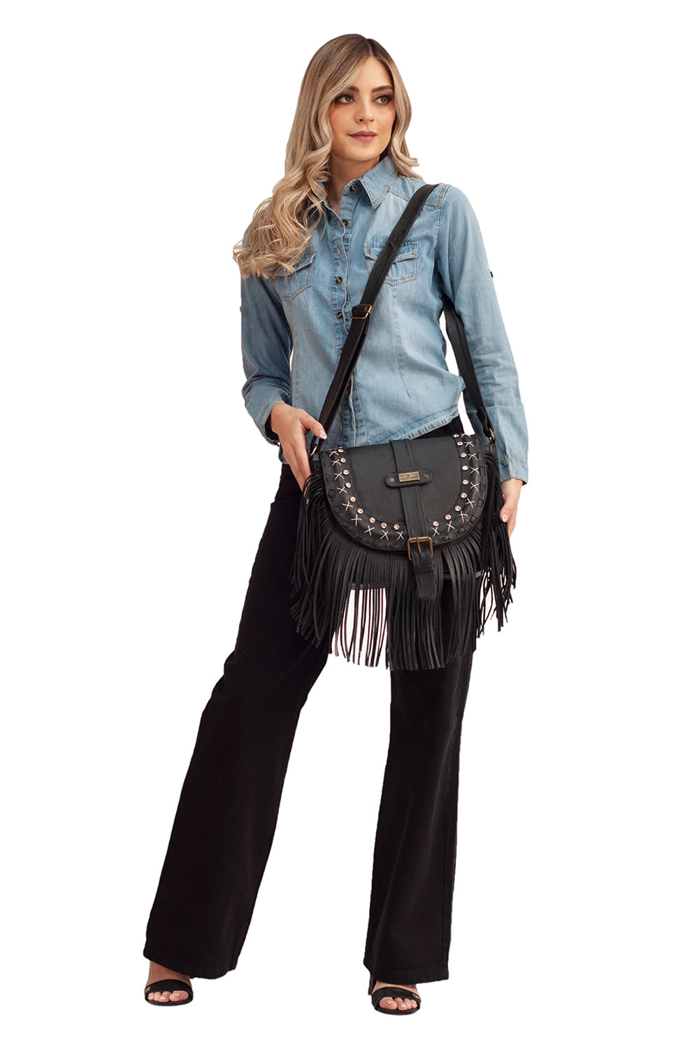 Bolso s tipo Crossbody  A ÁNGELOZANO dePiel Vacuna con detalles tejidos a mano, pedrería y flecos.