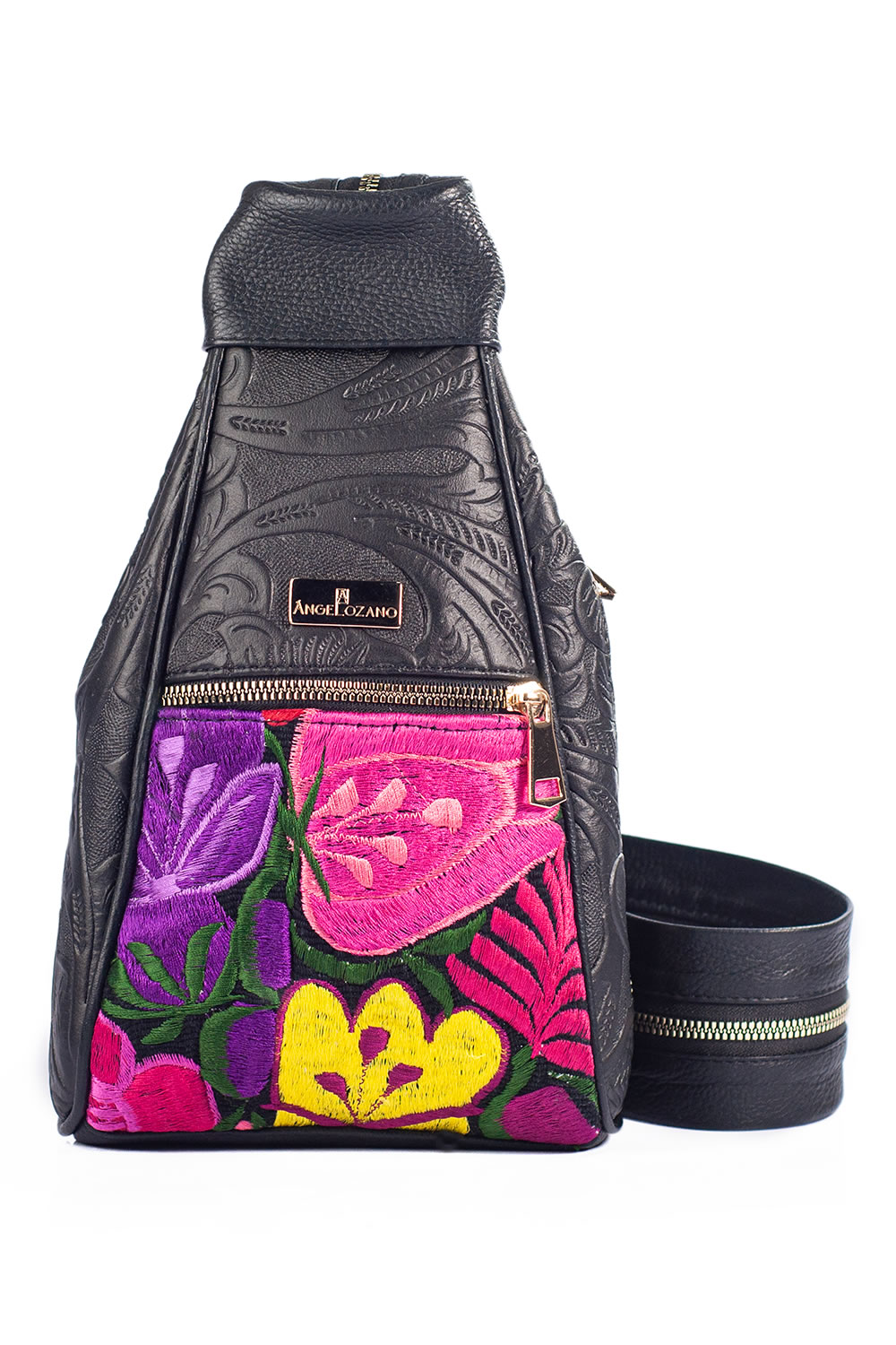 Bolso tipo pechera A ÁNGELOZANO de  Piel Vacuna con grabado tipo cincelado y bordado artesanal de Chiapas, Modelo Celia