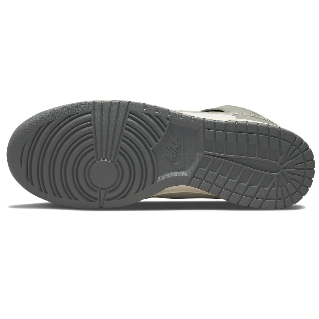 Tenis Nike Dunk Hi Retro Se VNTG Gris Casual Talla #25 Mujer