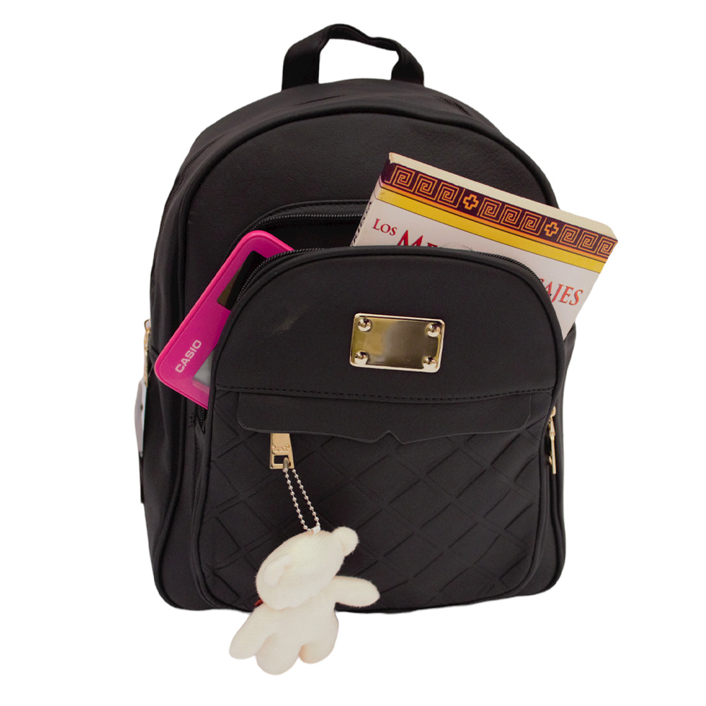 Mochila de Cuero sintetico diseño escolar con forro, correa adaptable para usos diferentes.