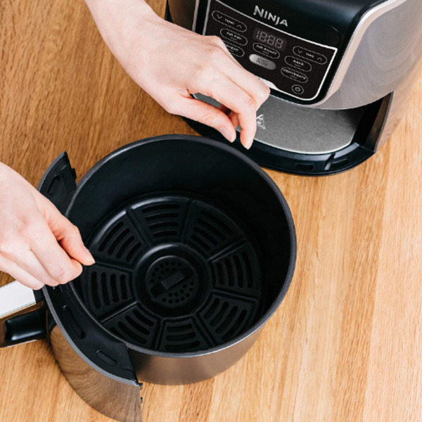 NINJA Freidora de Aire XL AF150AMZ | Capacidad de 5.5 Cuartos | Renewed