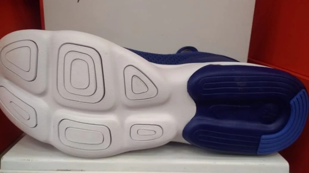 TENIS NIKE AIR MAX ADVANTAGE