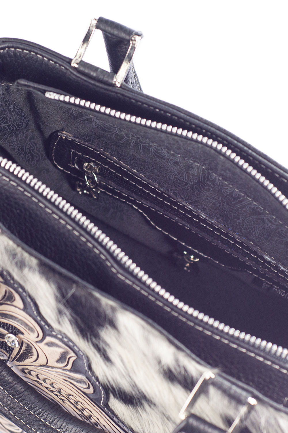 Bolso tipo Satchel  A ÁNGELOZANO de Piel Vacuna con detalles cincelados a mano y piel de vaca con pelo, Modelo Pilar