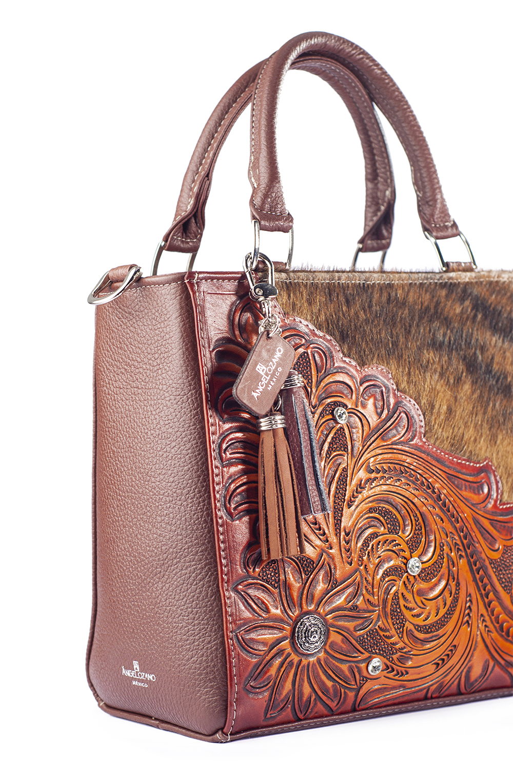 Bolso tipo Satchel  A ÁNGELOZANO de Piel Vacuna con detalles cincelados a mano y piel de vaca con pelo, Modelo Pilar