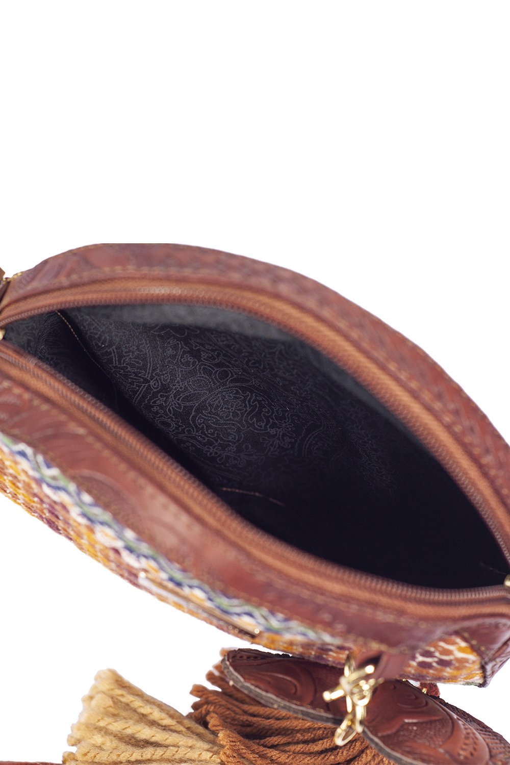 Bolso tipo Crossbody A ÁNGELOZANO de Piel Vacuna con bordado artesanal de Chiapas, Modelo Rosy