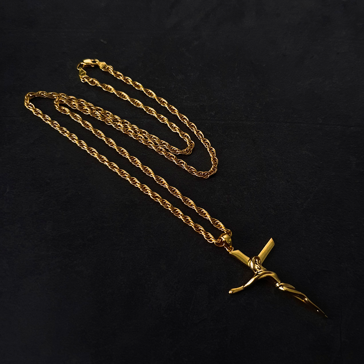 Cadena y cristo hombre de plata .925 con chapa de oro 14k. Incluye certificado y caja de regalo de la joyería