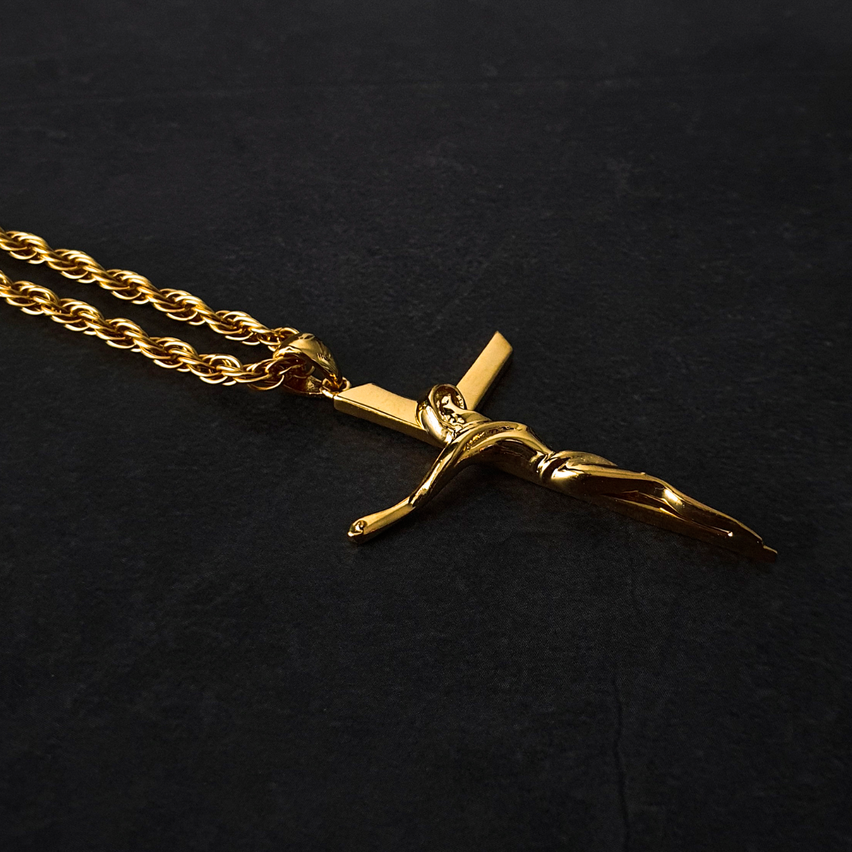 Cadena y cristo hombre de plata .925 con chapa de oro 14k. Incluye certificado y caja de regalo de la joyería