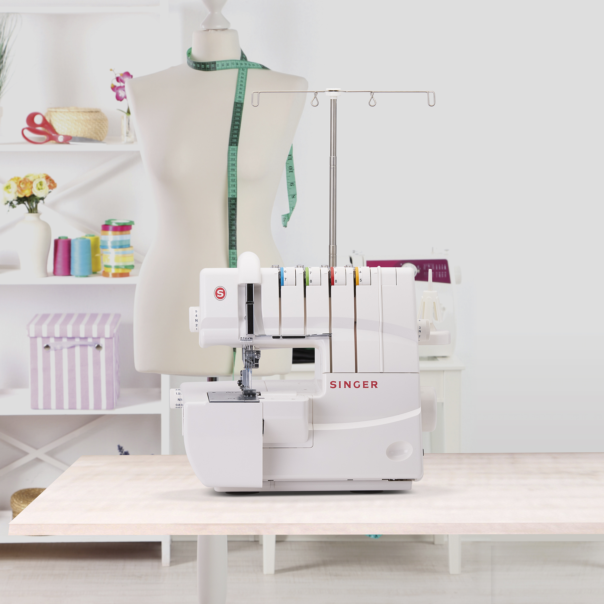 Máquina de coser Singer mecanica collaretera coverstitch 14t970