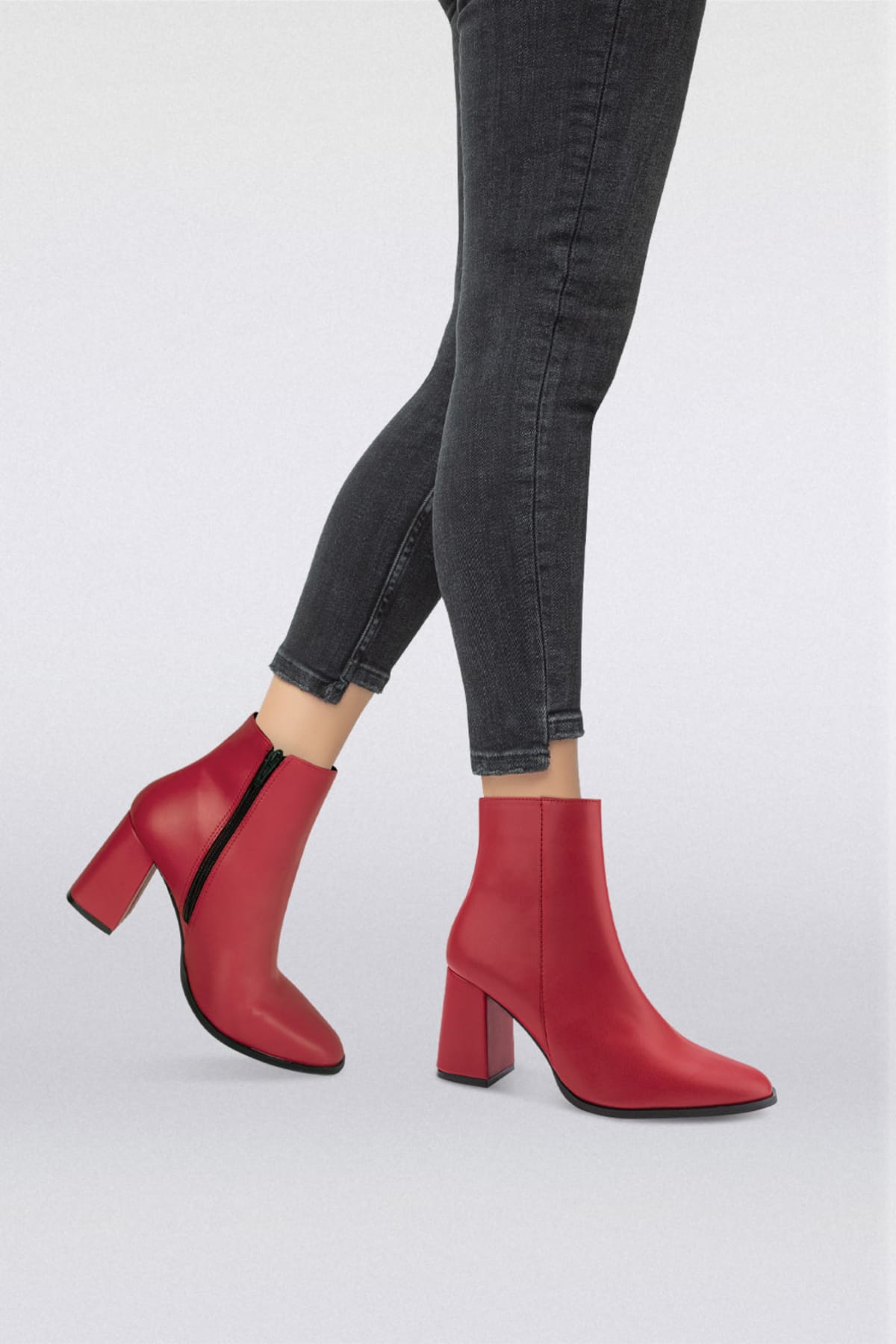 Botas de vestir para mujer con tacón ancho, color rojo, marca Yaeli, mod. 1056184