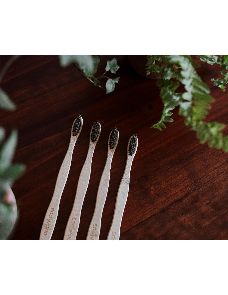 Kit 4 Cepillos de Dientes Ecowood de Bambu Biodegradable con Cerdas Carbon Activado