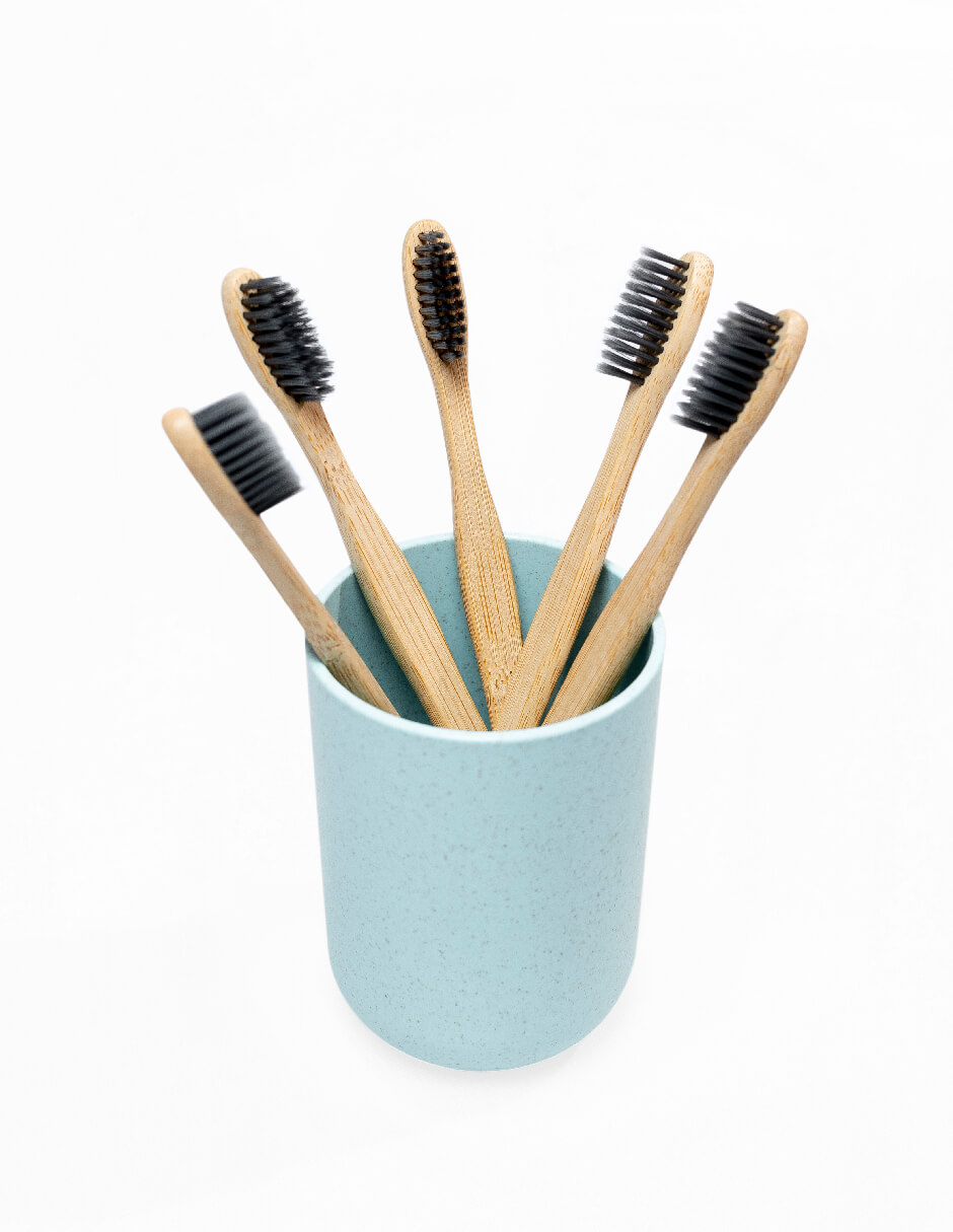 Kit 5 Cepillos de Dientes Ecowood de Bambu Biodegradable con Cerdas Carbón Activado
