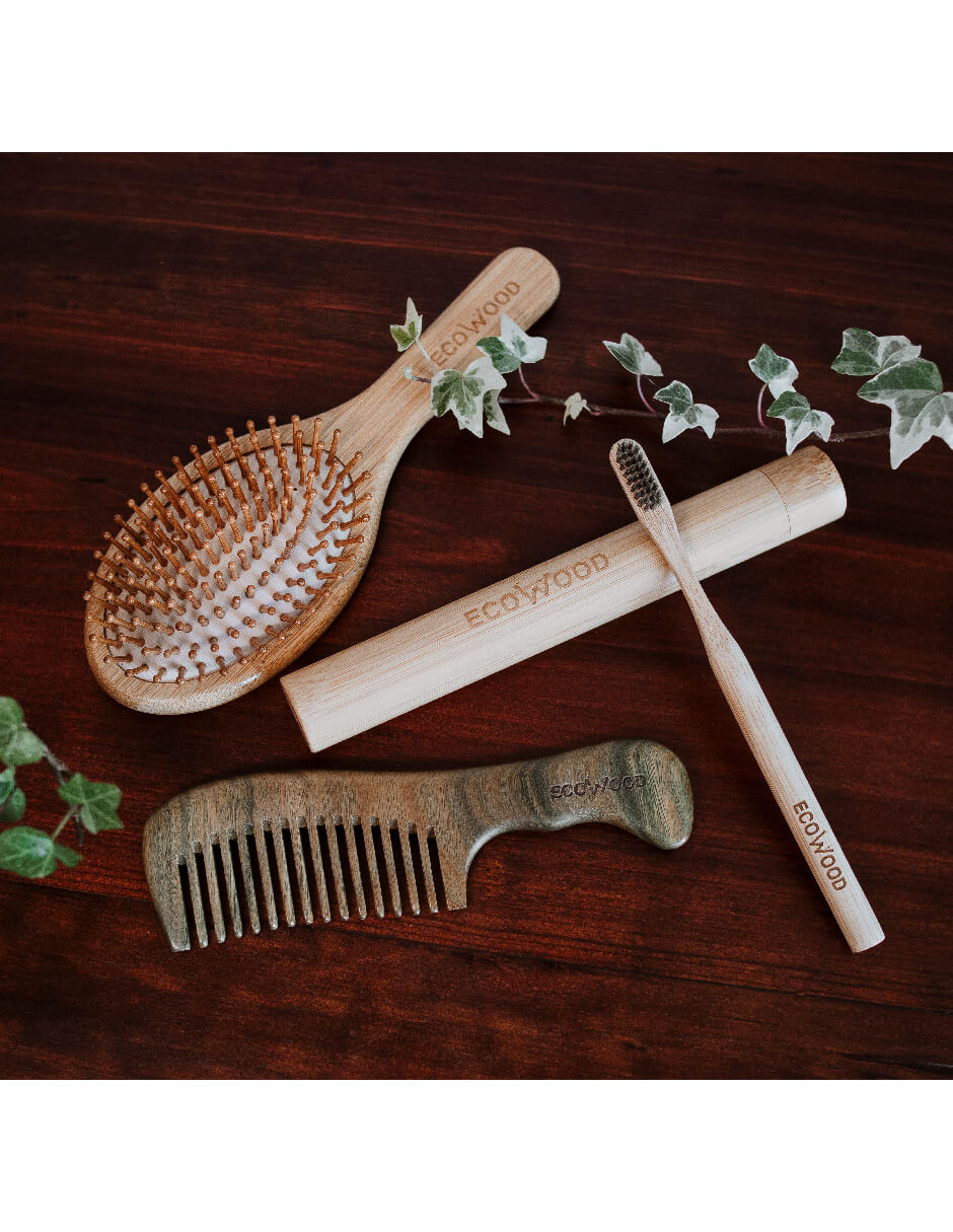 Kit de cuidado personal de bambú: cepillo para cabello, cepillo de dientes con estuche y peine de sándalo