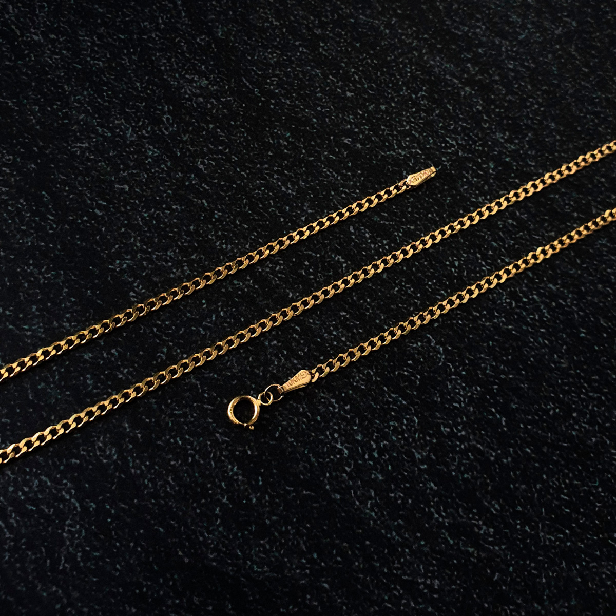 Cadena de oro 10k Barbada cubana de 55 cm de largo y 2 mm de grosor, incluye certificado y caja de regalo