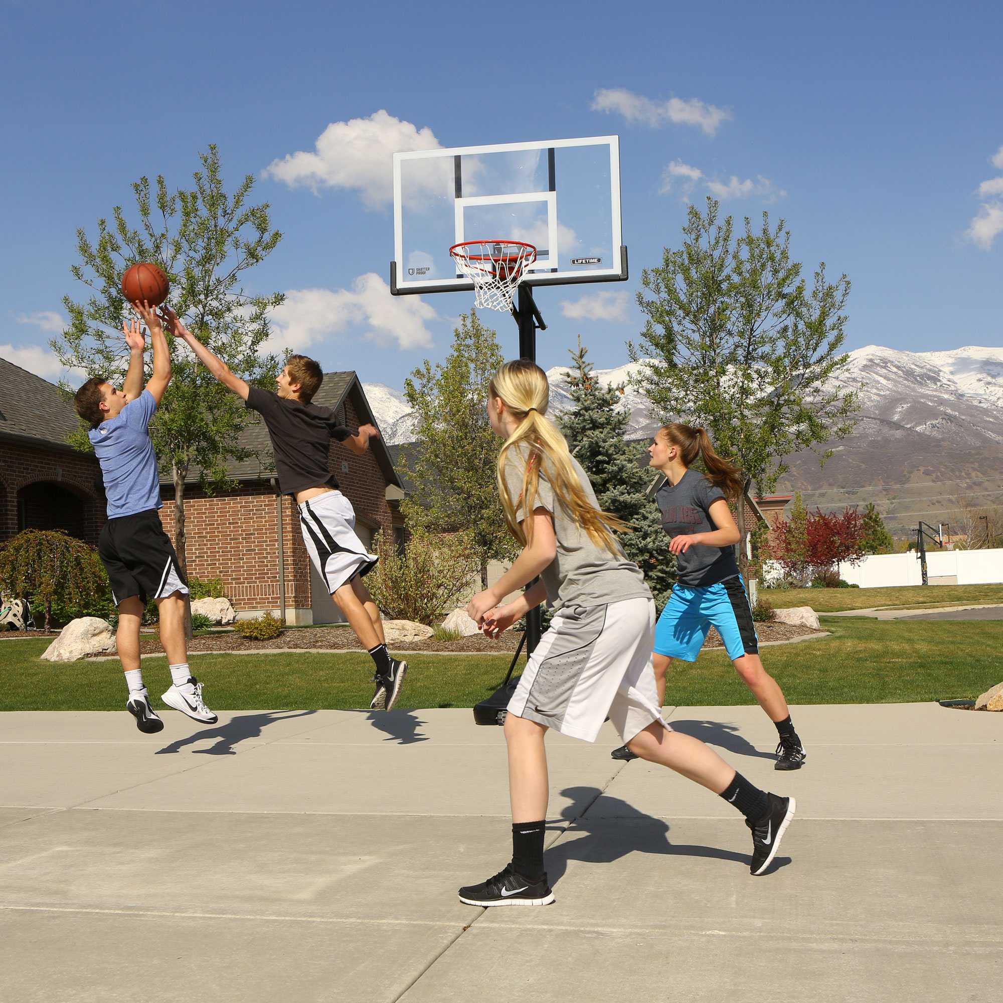 Tablero de Basquetbol portatil de 54 pulgadas Lifetime Ajustable - Polycarbonato