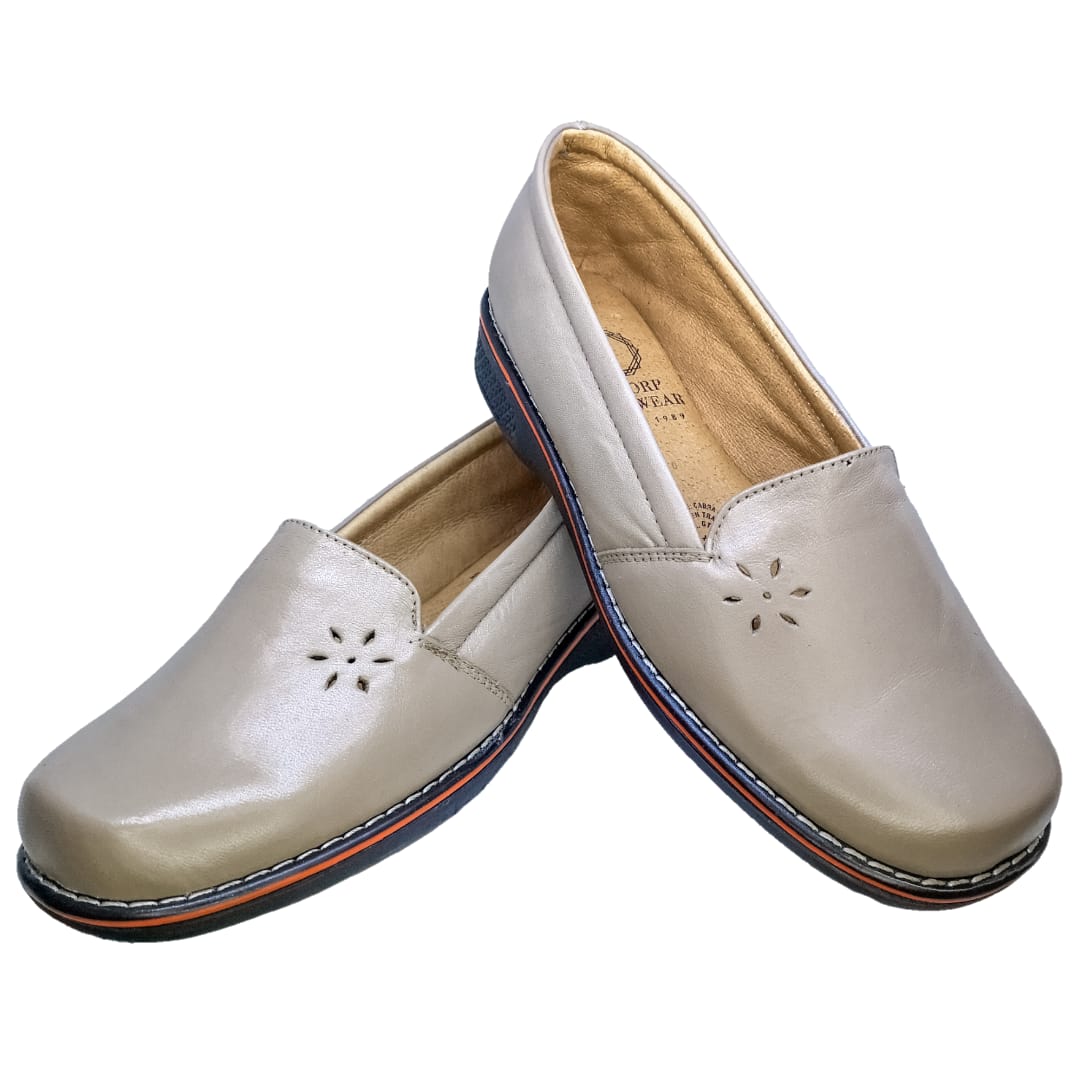 Zapato Suave Dama Pie Diabético Delicado Piel Borrego suave y cómodo Amplio.