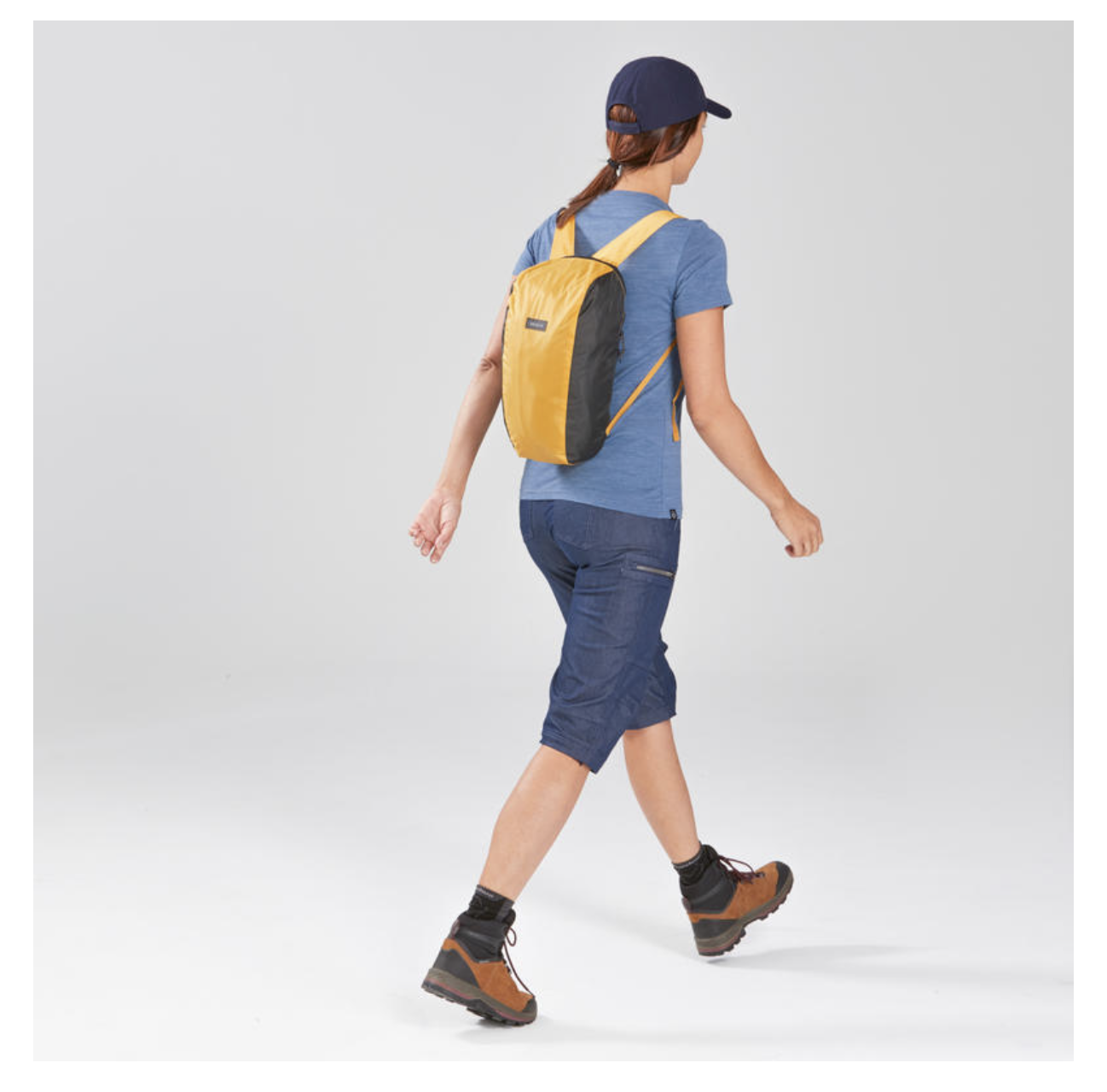 Mochila compacta 10 litros trekking viaje travel 100 Forclaz