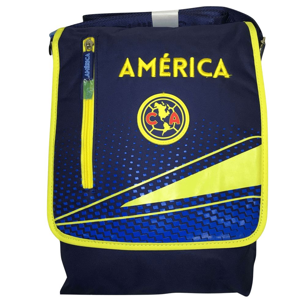 Mariconera. Cartera y Gorra en kit del equipo de Fútbol Club América