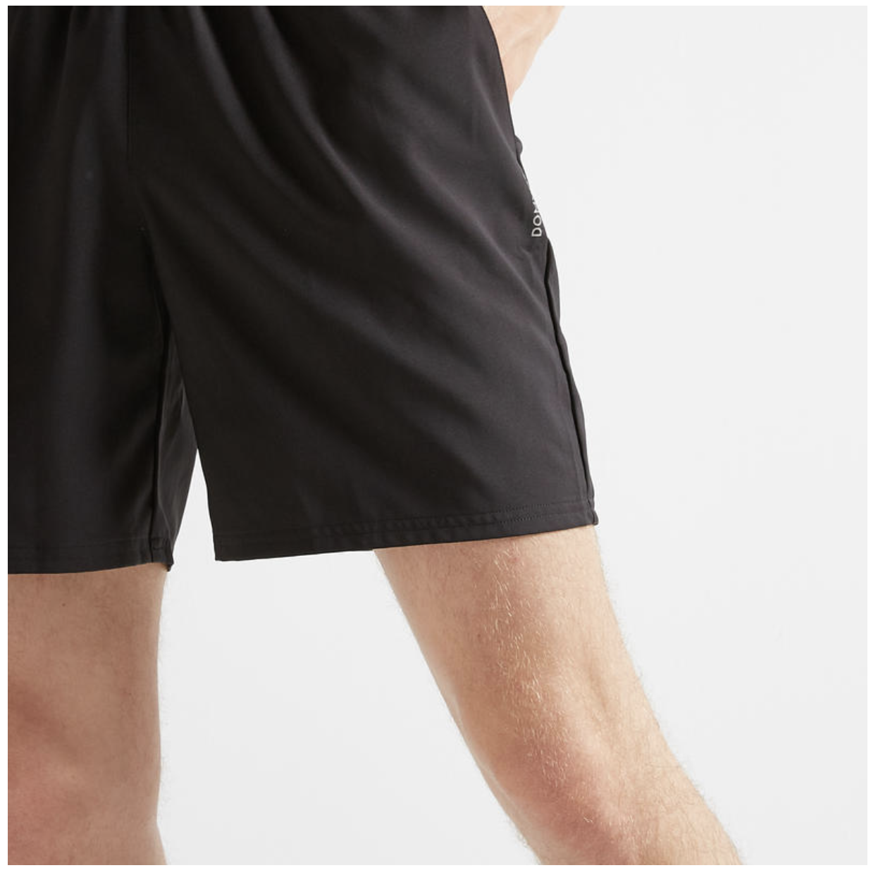 Short fitness hombre negro transpirable básico