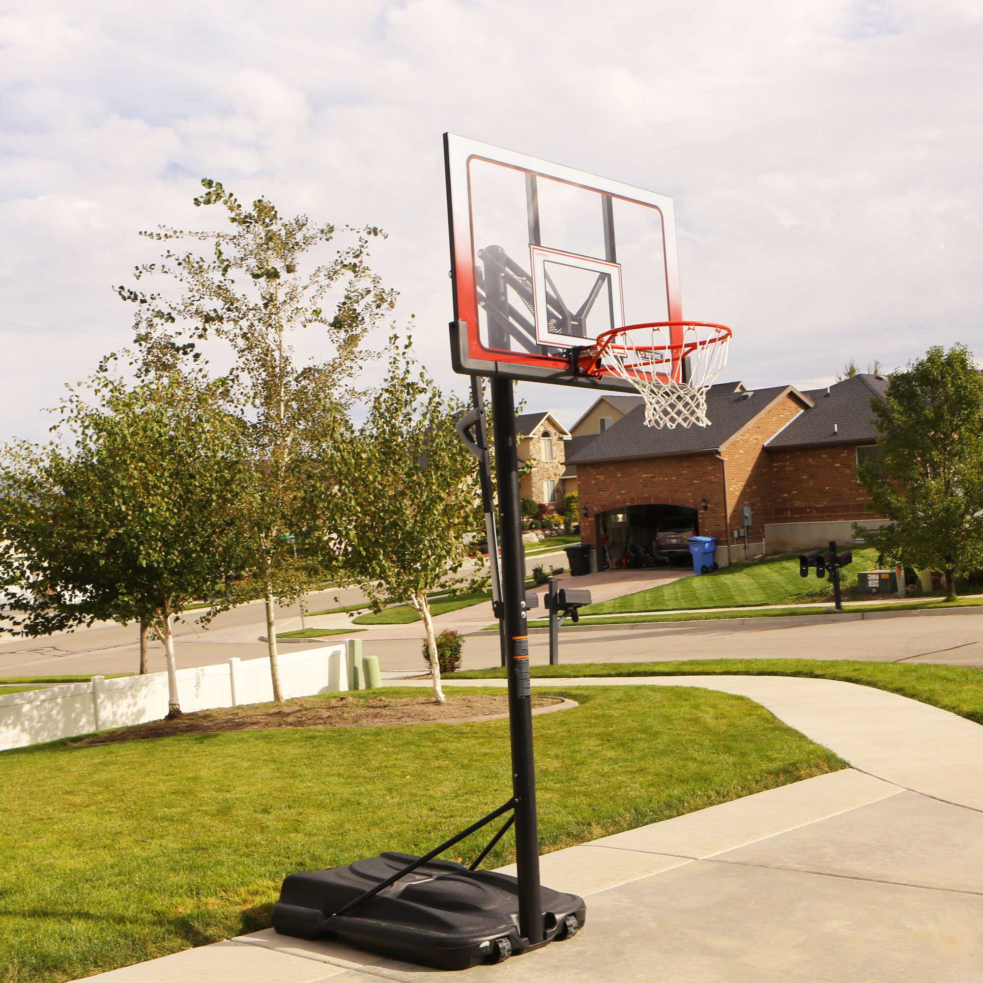 Tablero de Basquetbol Ajustable Portatil LIFETIME 52 pulgadas Policarbonato
