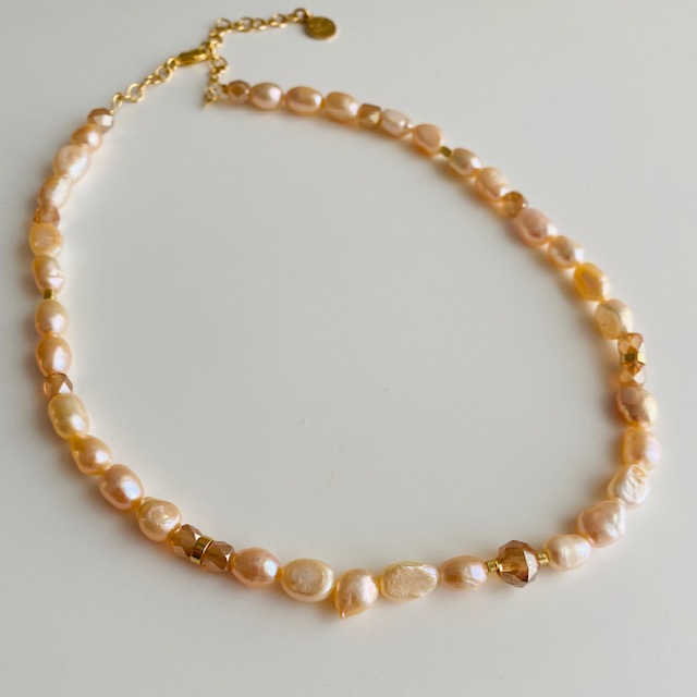 Collar perlas cultivadas y cristales- Baño de Oro 18K