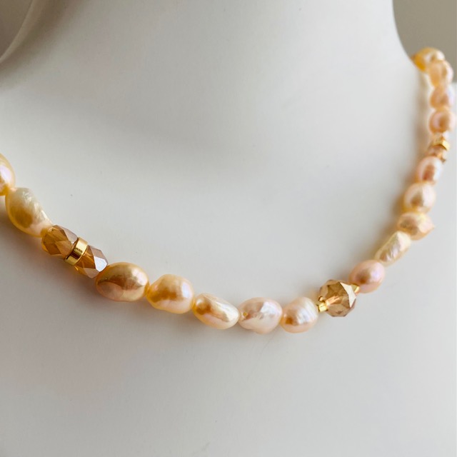 Collar perlas cultivadas y cristales- Baño de Oro 18K