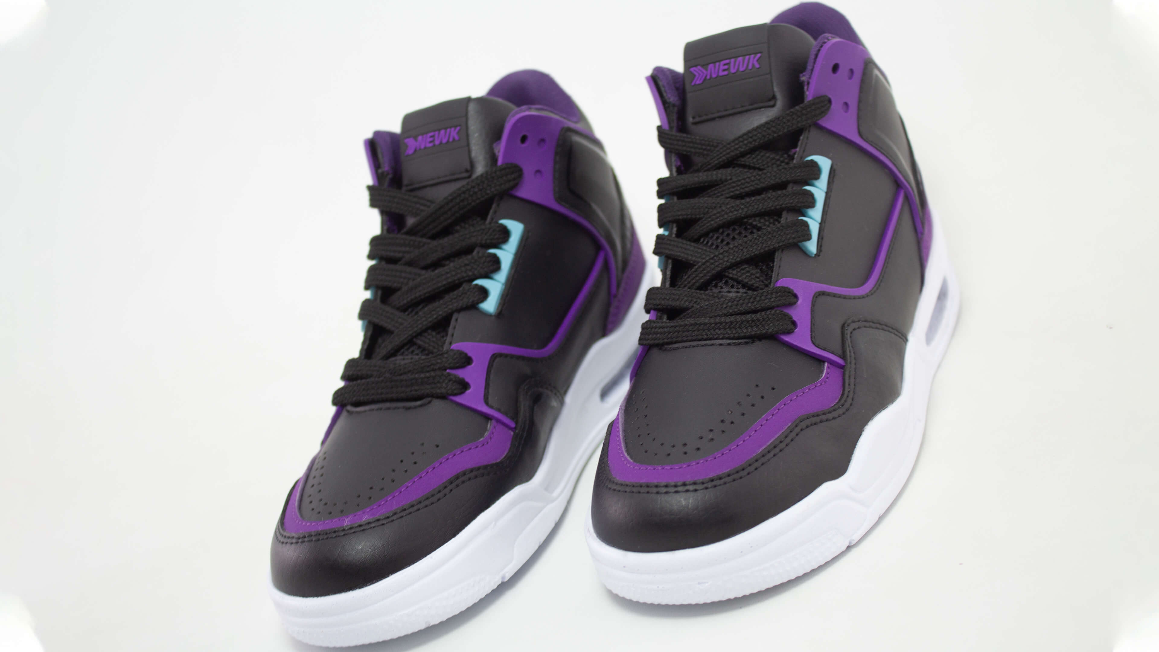 Tenis Newk Para Hombre Línea Glow Color Negro Morado