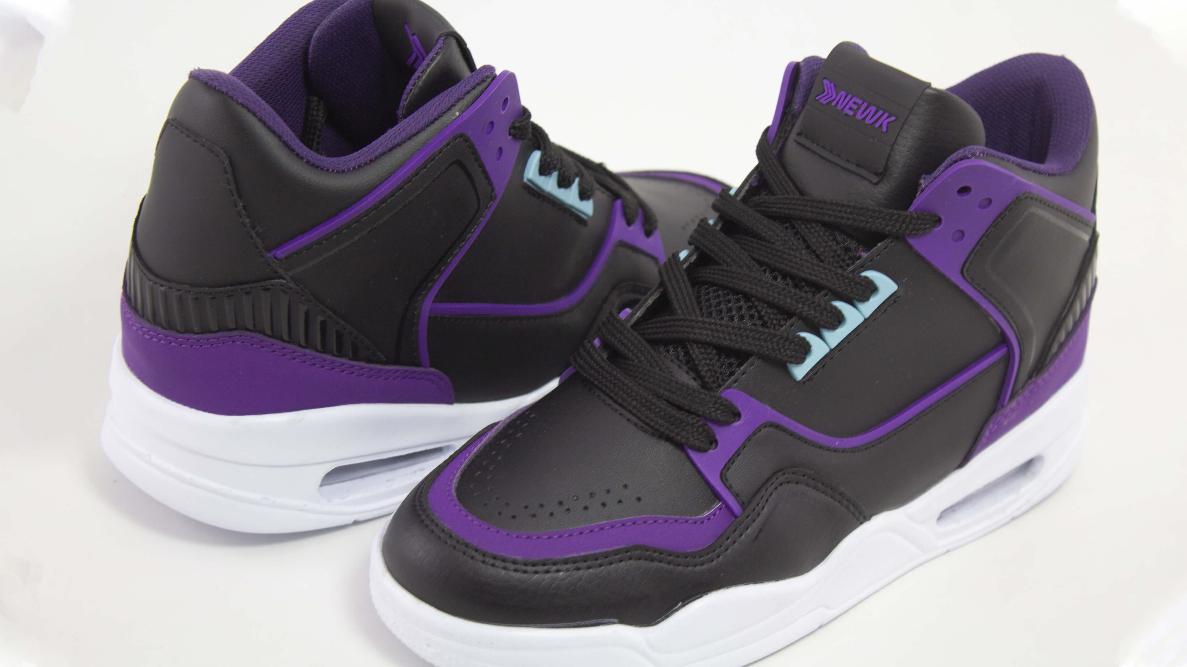 Tenis Newk Para Hombre Línea Glow Color Negro Morado