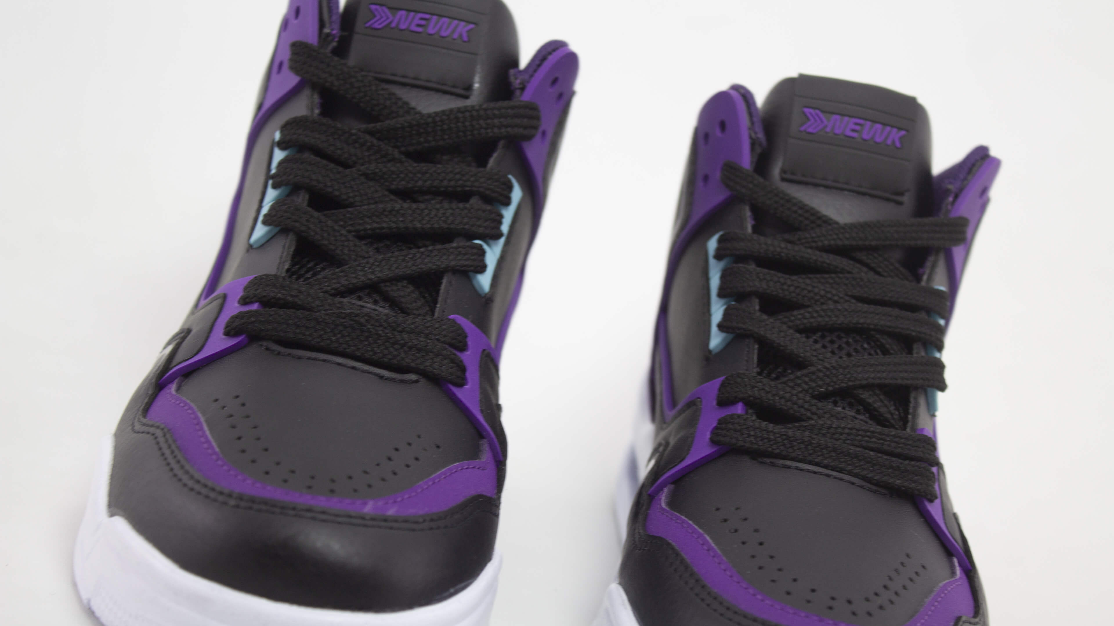 Tenis Newk Para Hombre Línea Glow Color Negro Morado