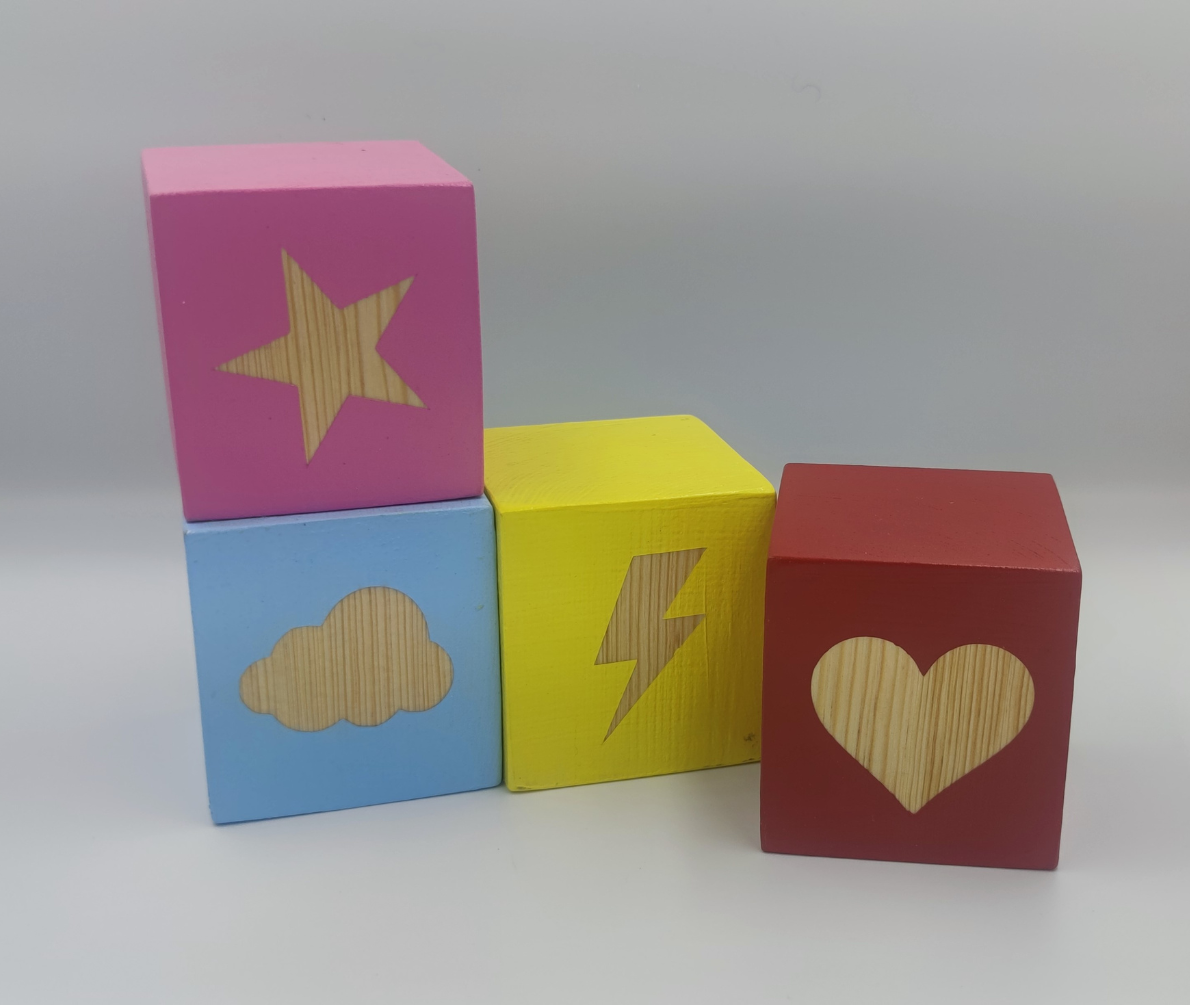 Cubos Decorativos - Letra E