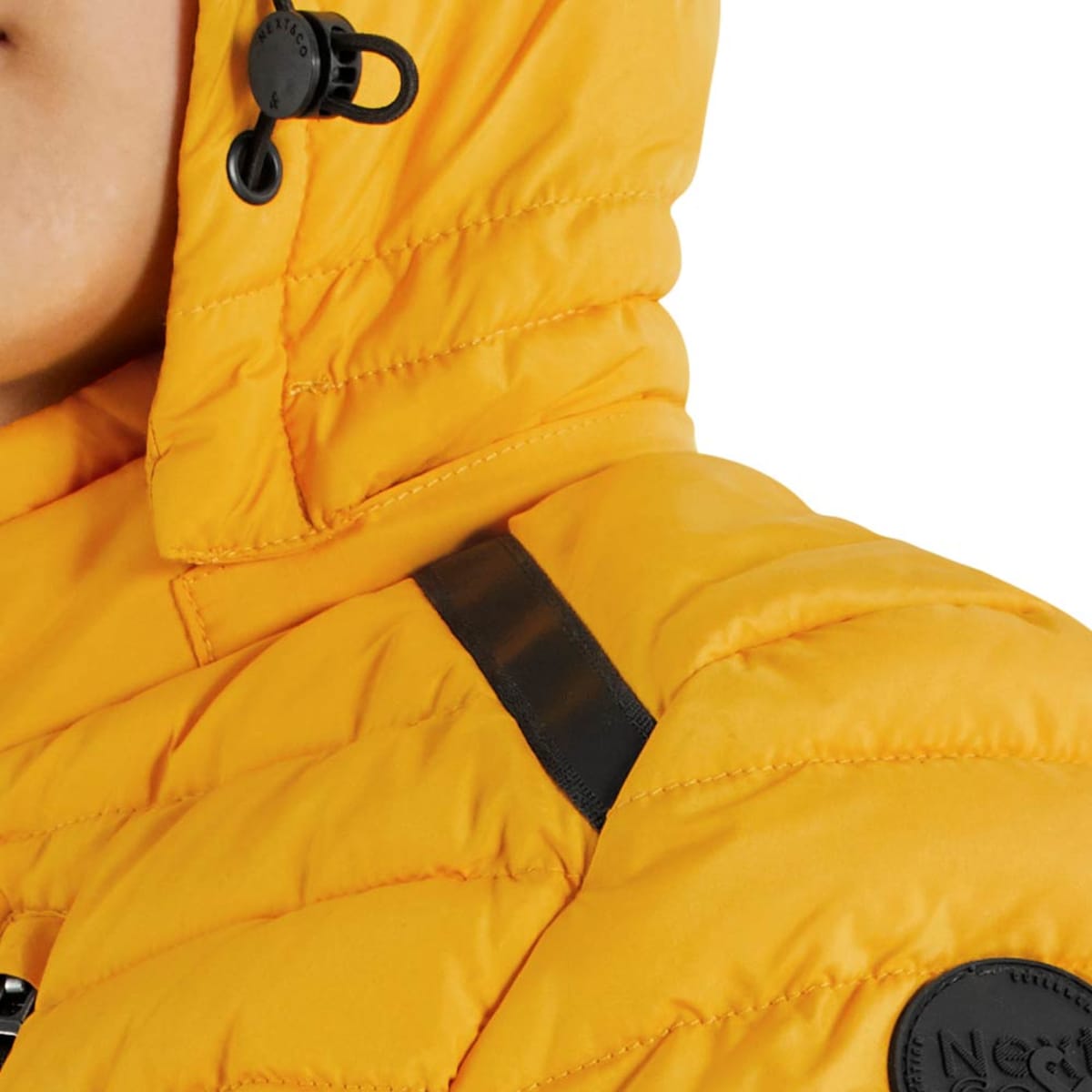 Chamarra amarillo mostaza para niño, marca Next & Co., mod. 996393