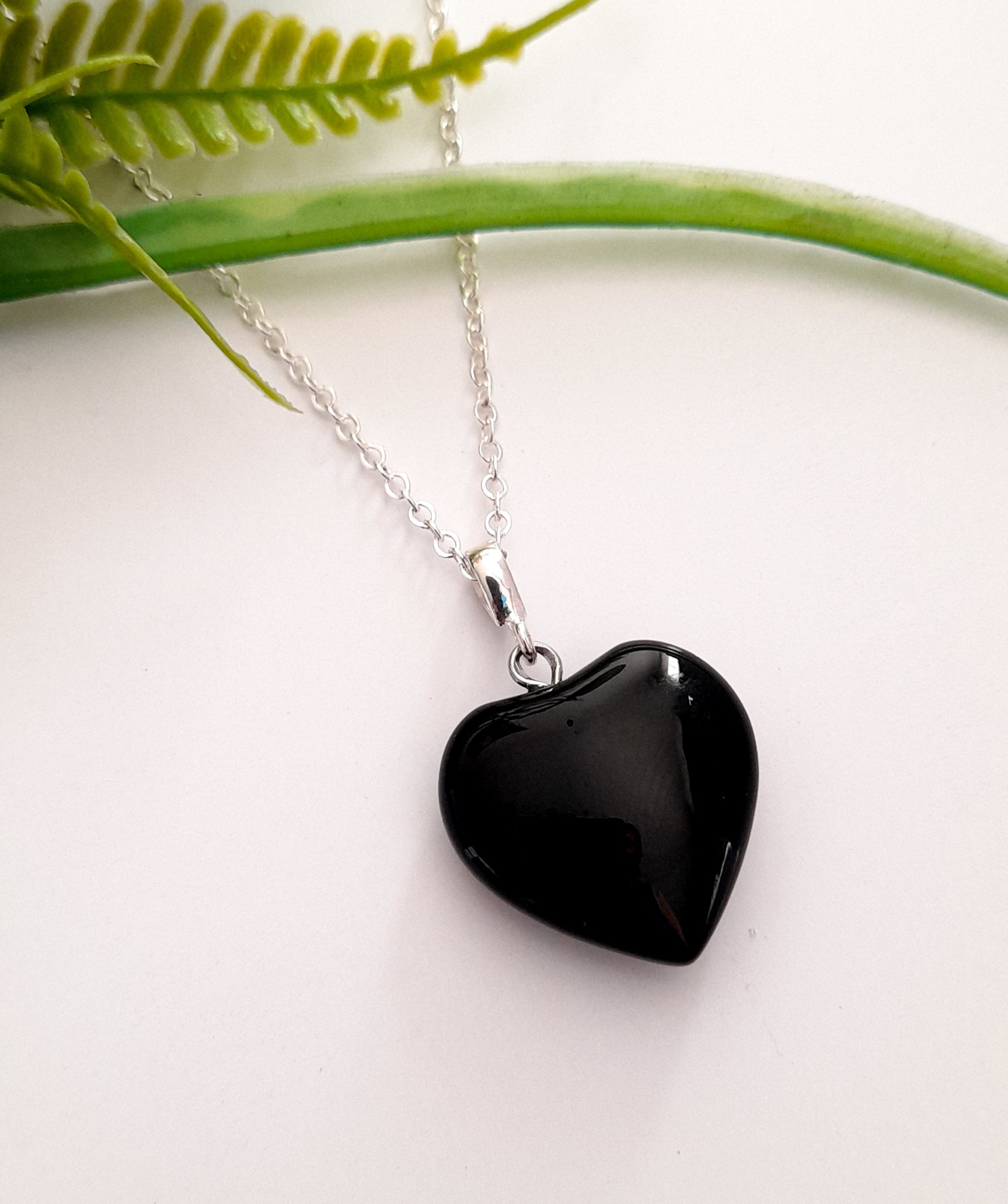 Collar dije corazón de piedra obsidiana en plata ley .925